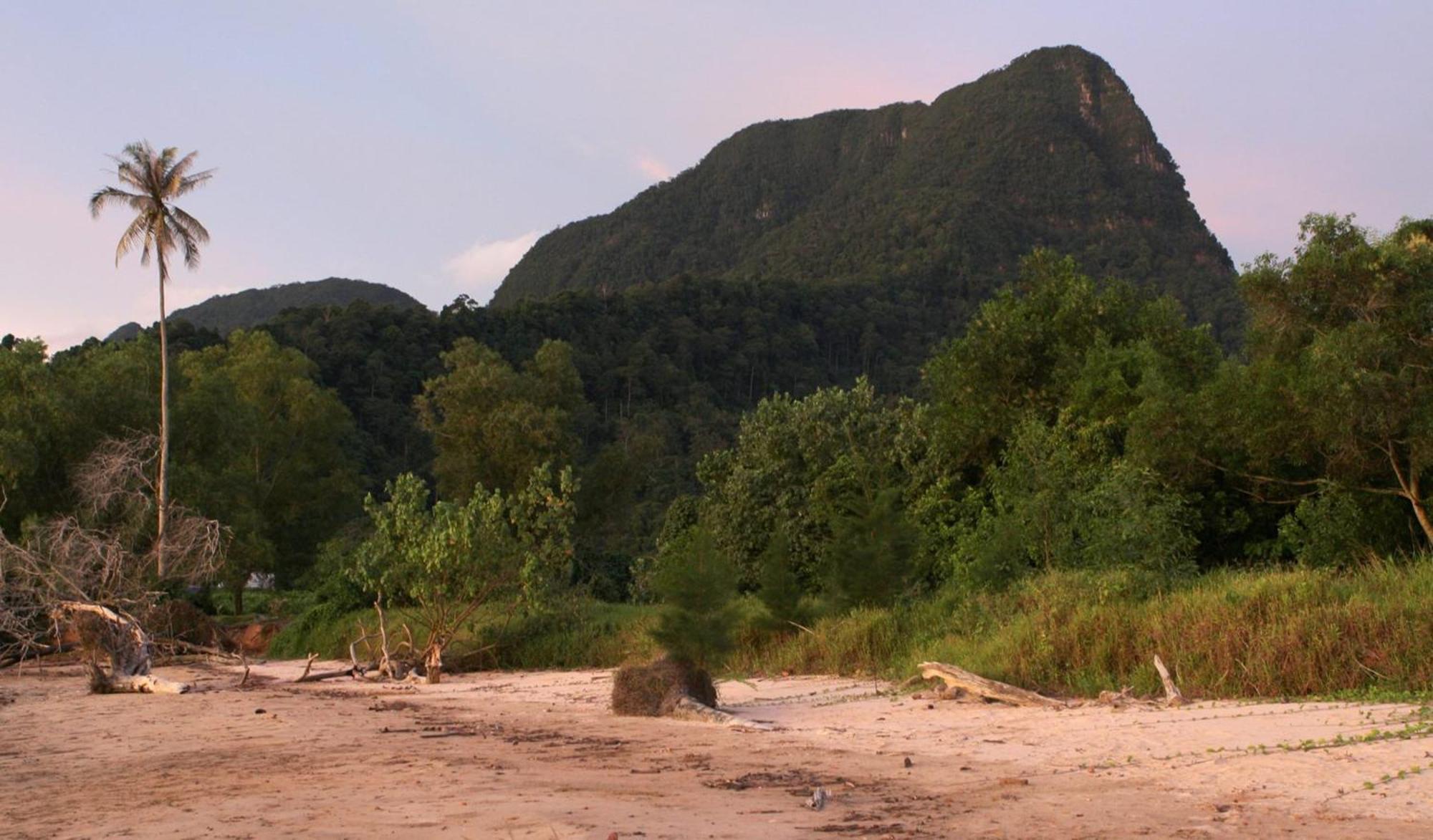 The Village House Santubong Exterior photo