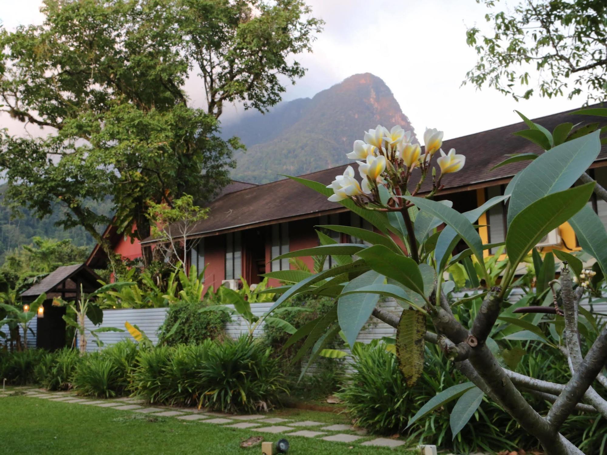 The Village House Santubong Exterior photo