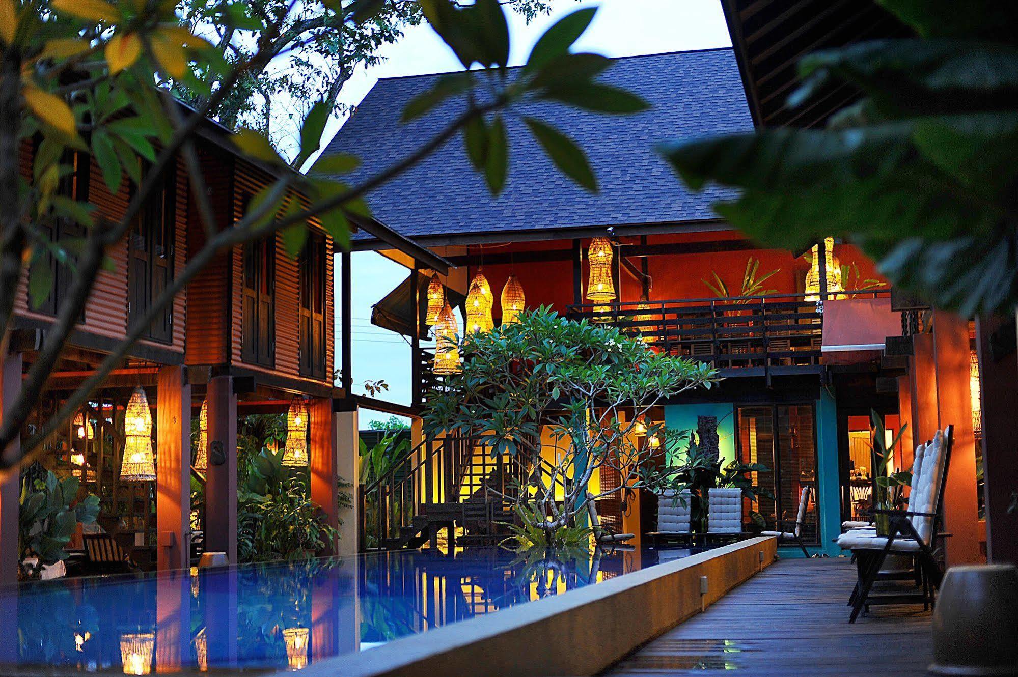 The Village House Santubong Exterior photo